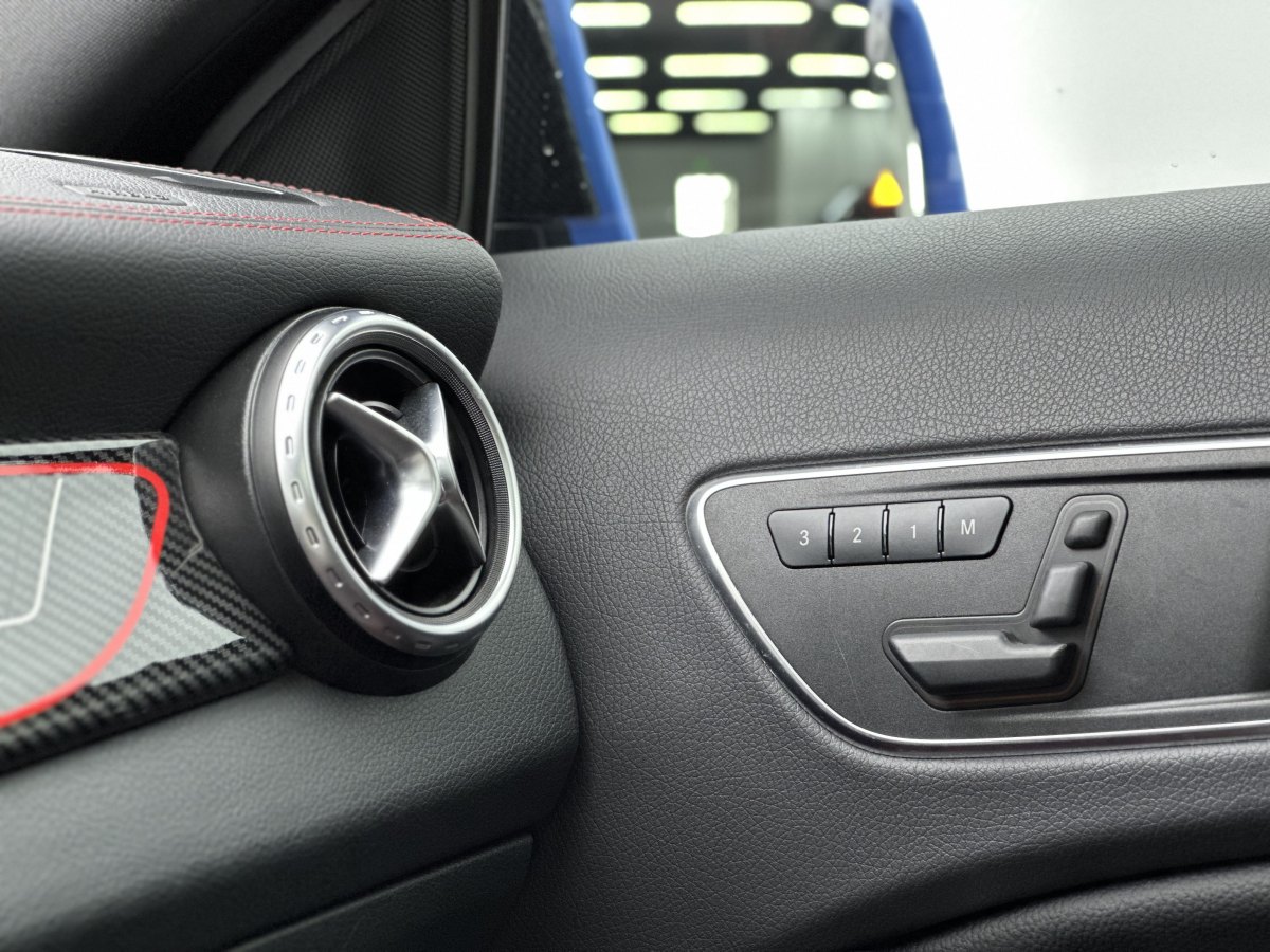 Mercedes-Benz GLA AMG 2017 car image #13