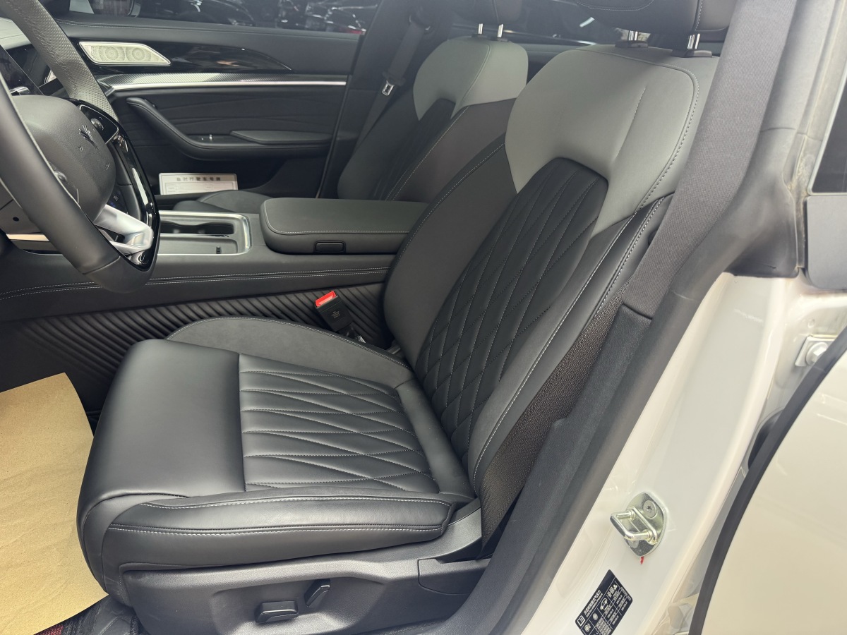 哪吒汽车 哪吒S猎装 2025 汽车图片 #13