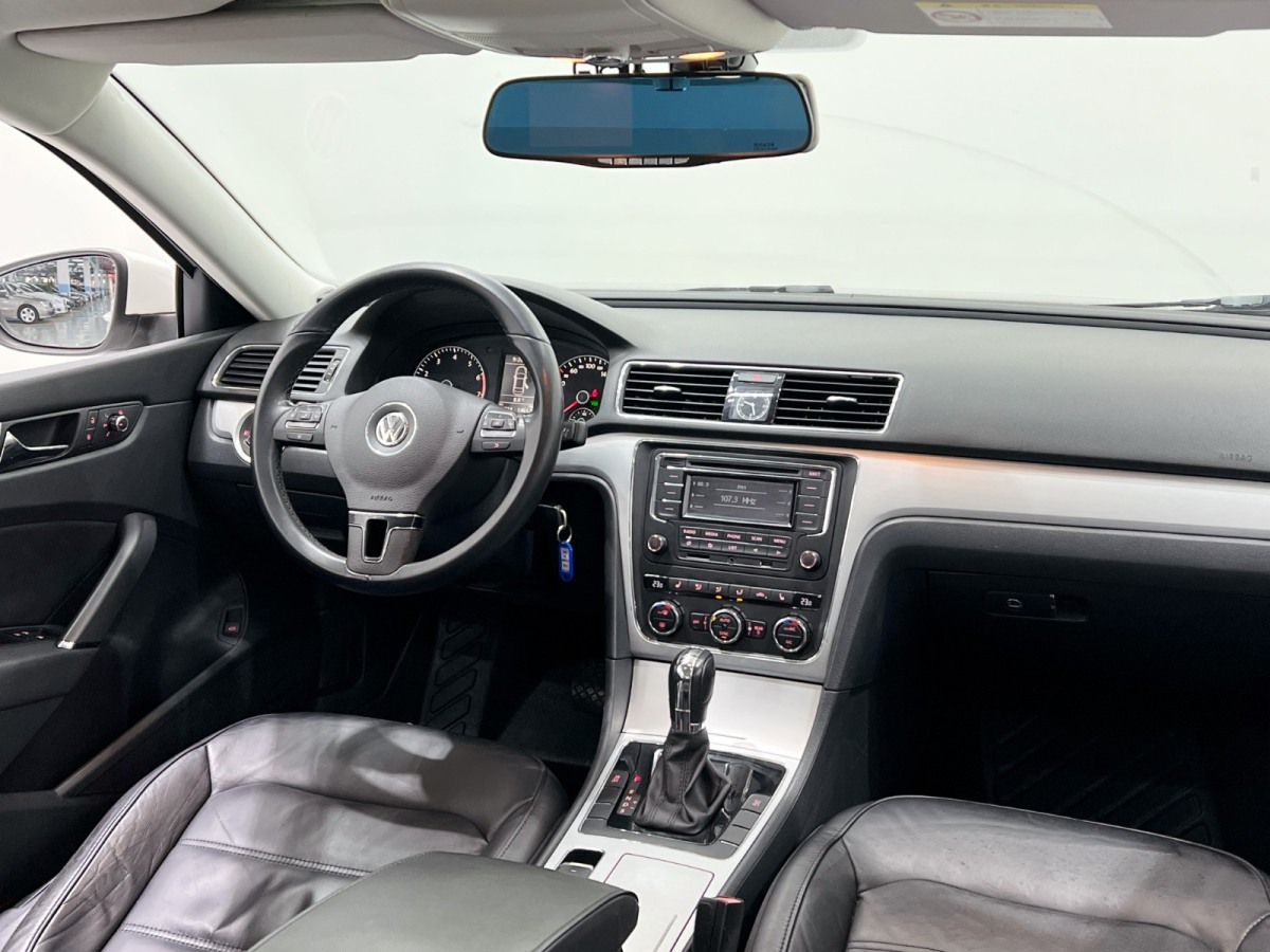 Volkswagen Passat 2015 car image #13