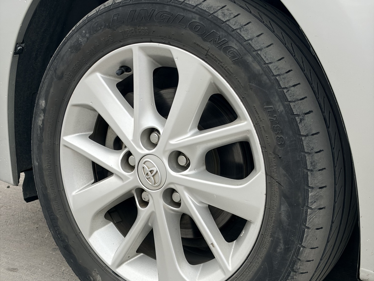 Toyota 2015 #13 Toyota 2015 car image #13