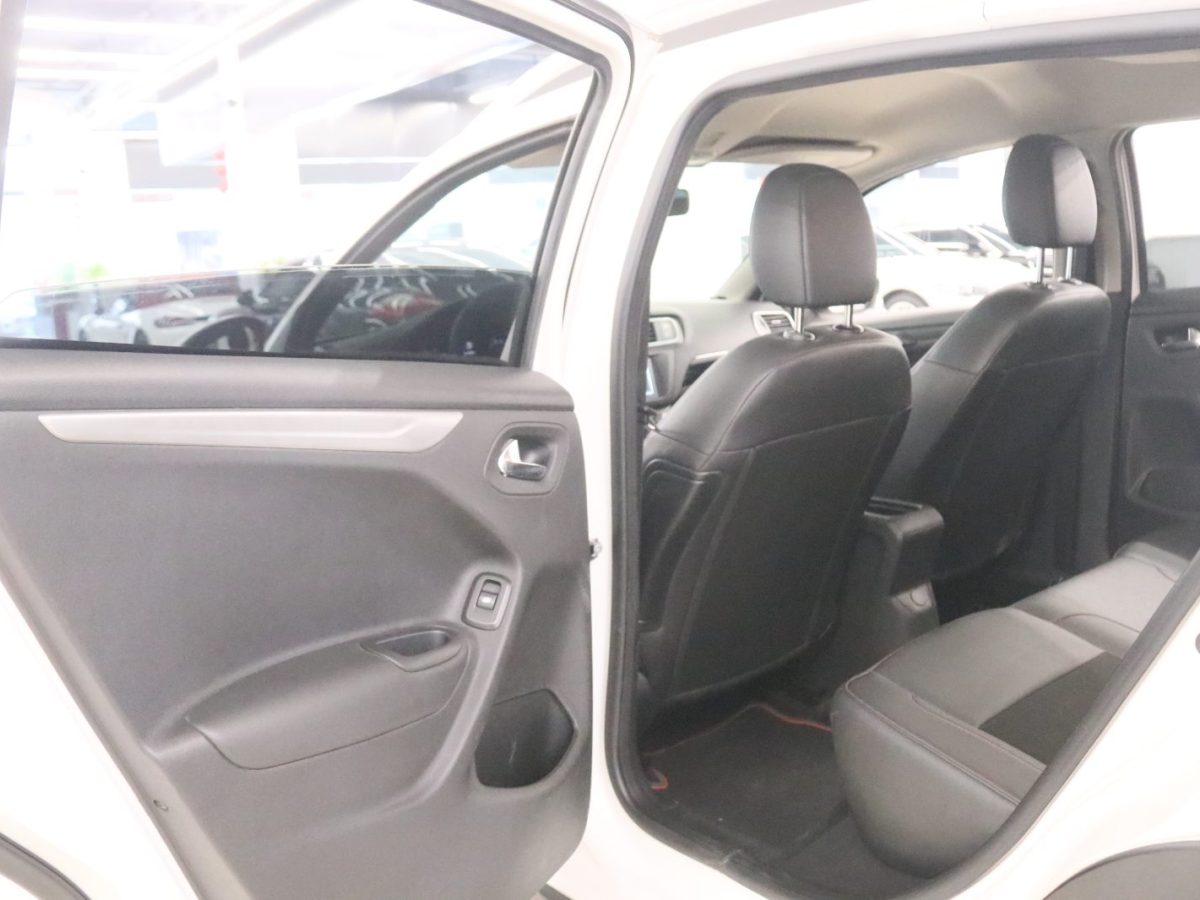 Citroen 2015 car image #13