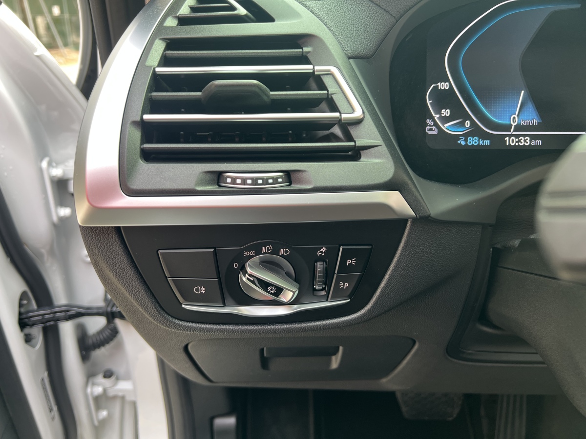 BMW iX3 2021 immagine di auto #13