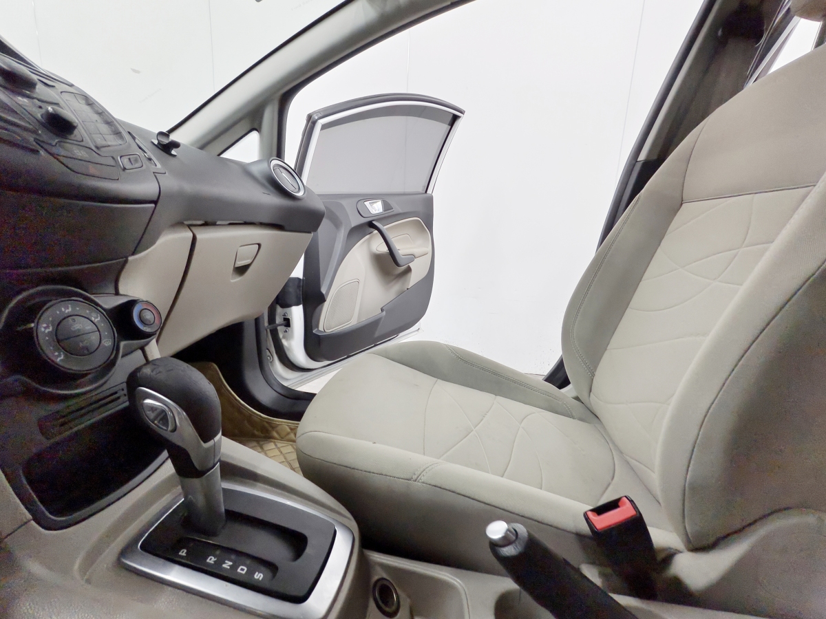 Ford Fiesta 2013 car image #13