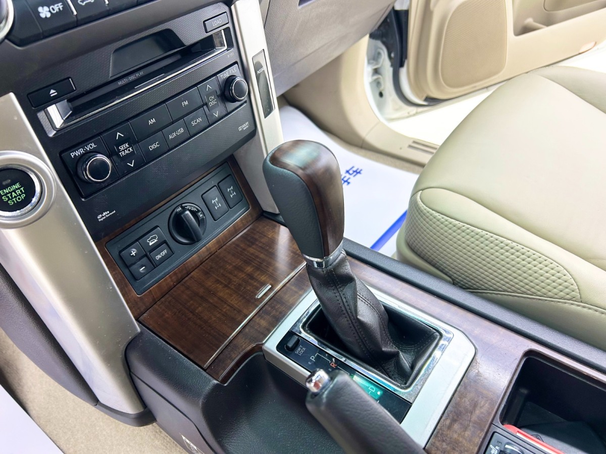 Toyota Land Cruiser Prado 2013 car image #13