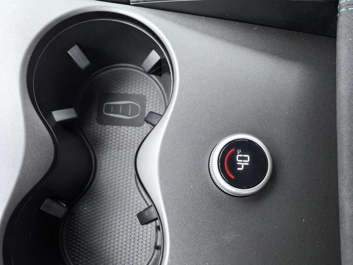 BYD Seal 06 DM-i 2025 immagine di auto #13