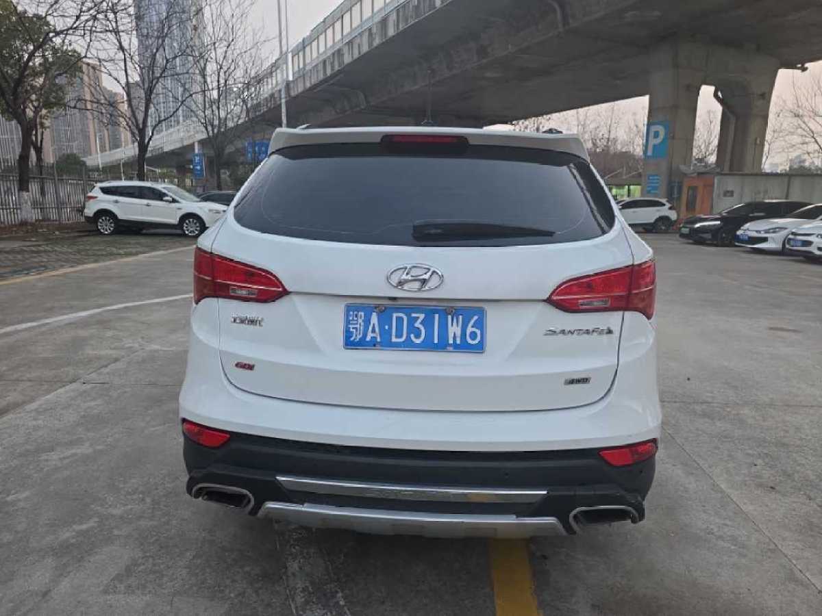 Hyundai Santa Fe 2014 car image #13
