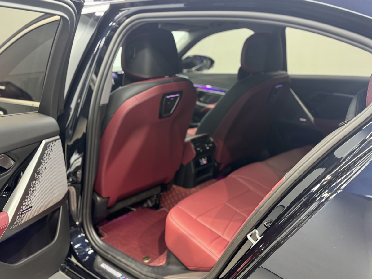 BMW i5 2025 car image #13