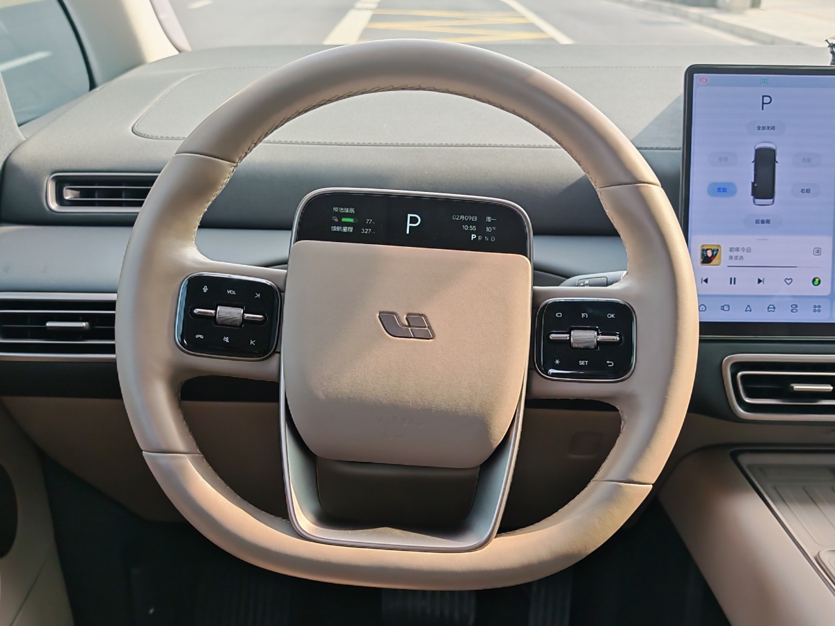 理想汽车 理想MEGA 2025 汽车图片 #13