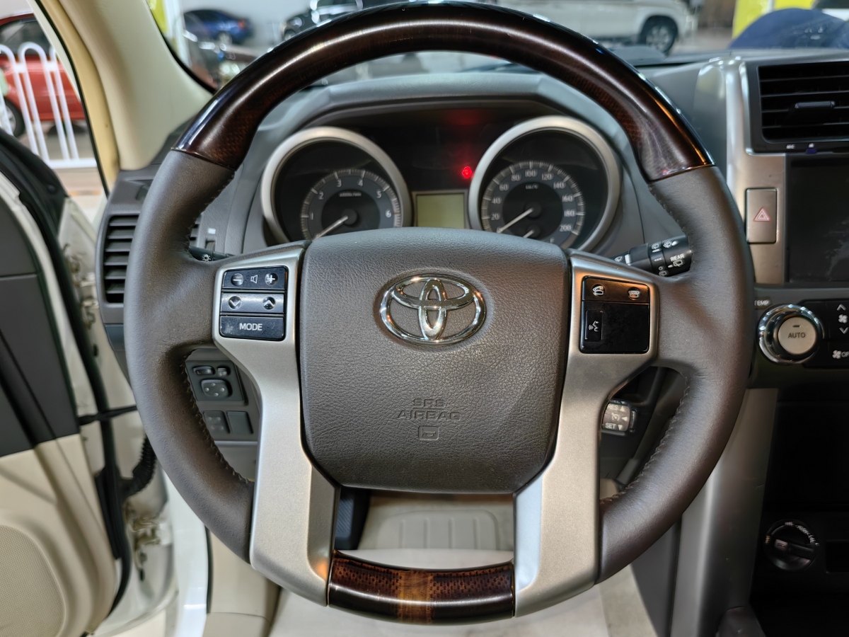 Toyota 2013 #13 Toyota 2013 car image #13