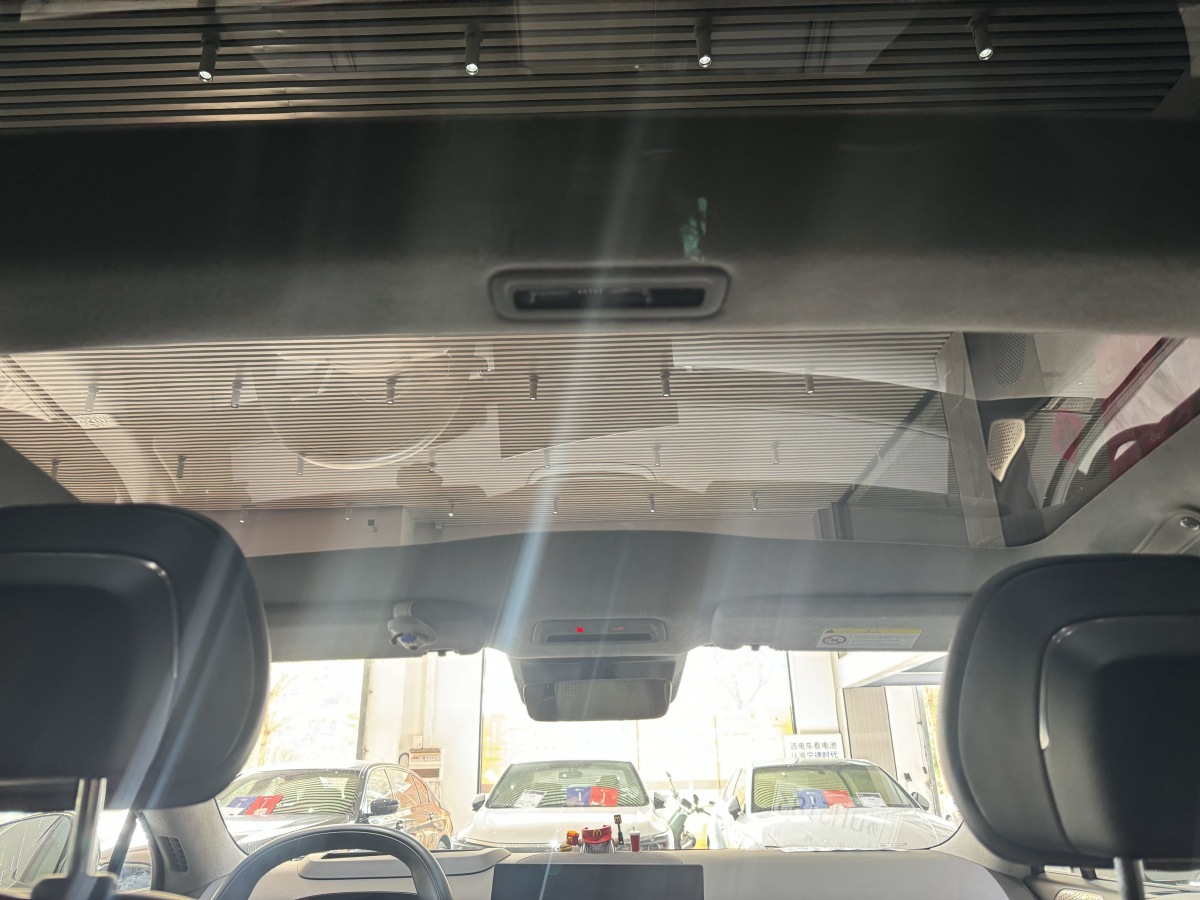 极氪 极氪007 2024 汽车图片 #13