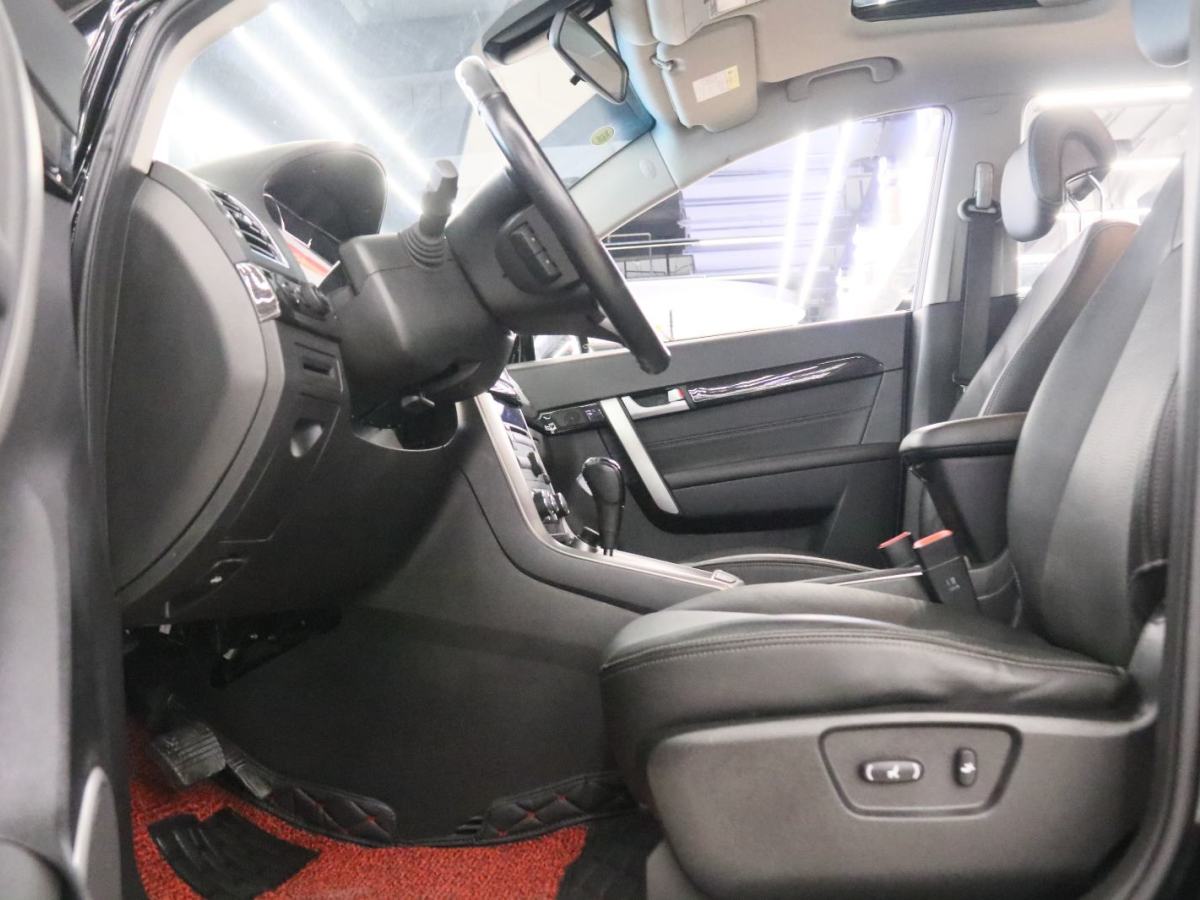 Chevrolet Captiva 2016 car image #13