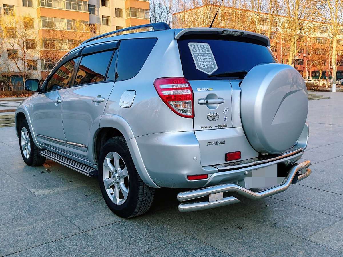Toyota RAV4 2009 car image #13