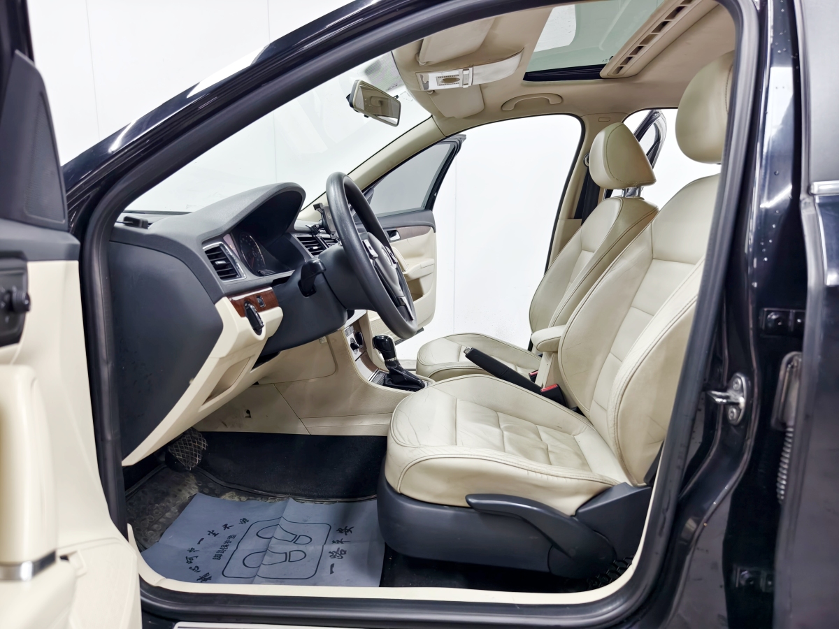 Volkswagen Lavida 2013 car image #13
