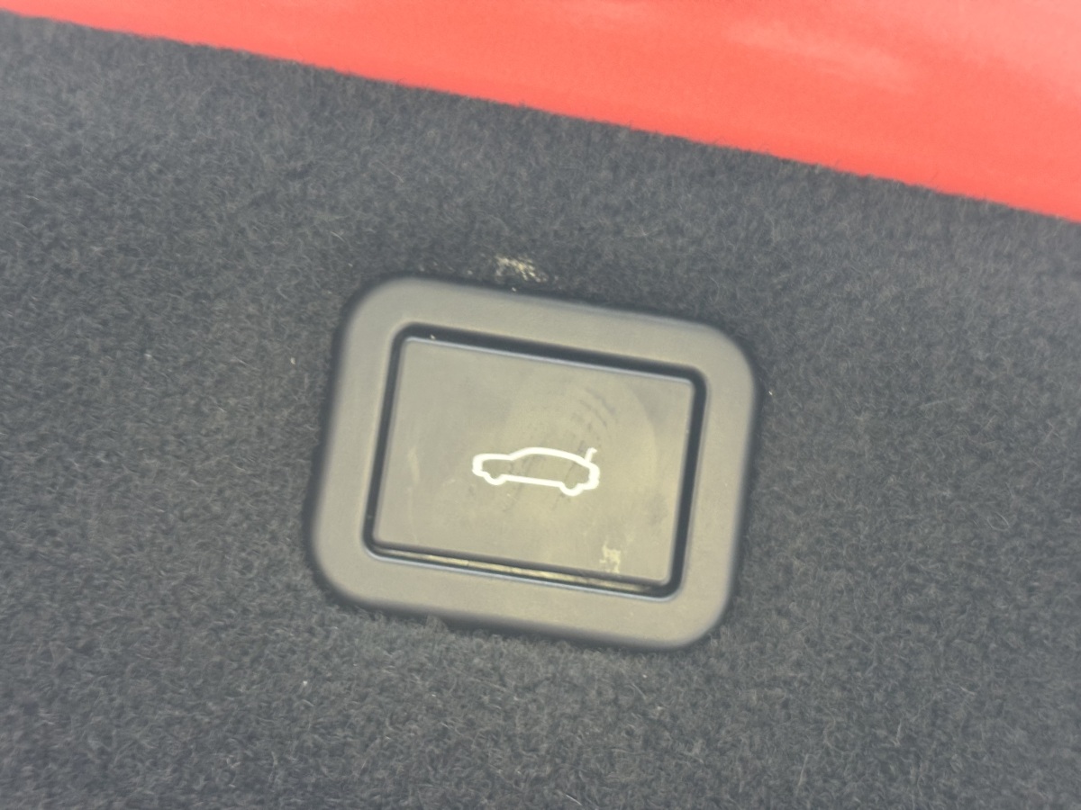 Avatr 06 2025 car image #13