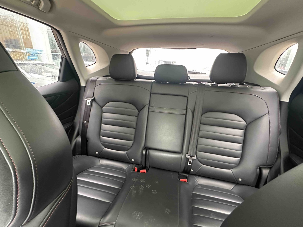 MG HS 2018 car image #13