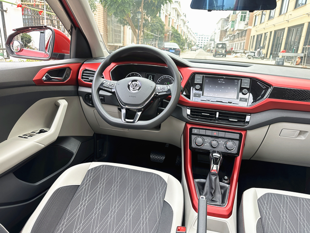 Volkswagen T-Cross 2019 immagine di auto #13
