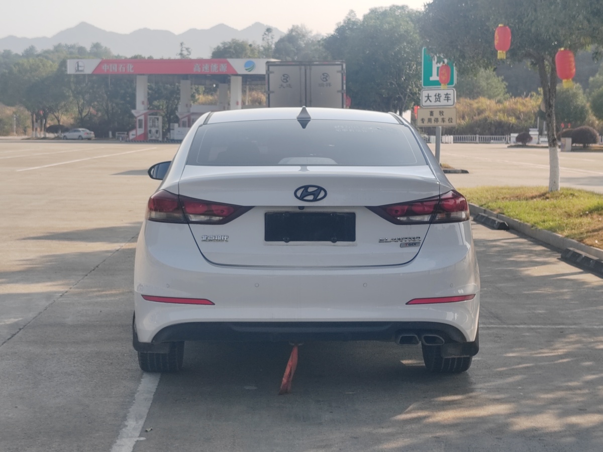 Hyundai Elantra AD 2018 immagine di auto #13