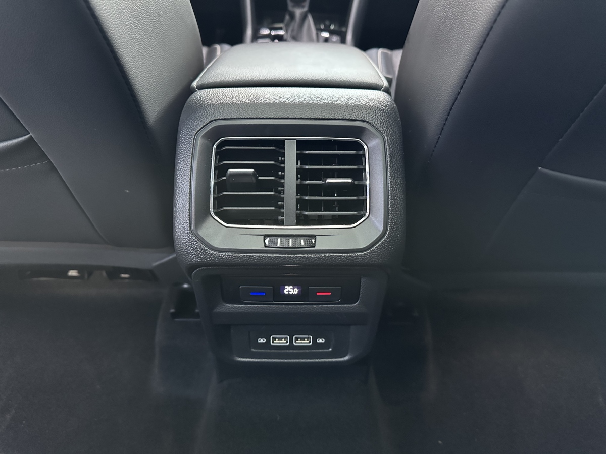 Volkswagen Tiguan L 2021 car image #13