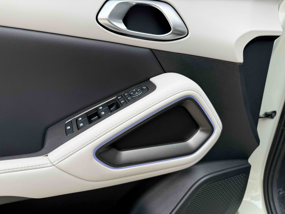 BYD YuanUP 2025 #13 BYD YuanUP 2025 car image #13