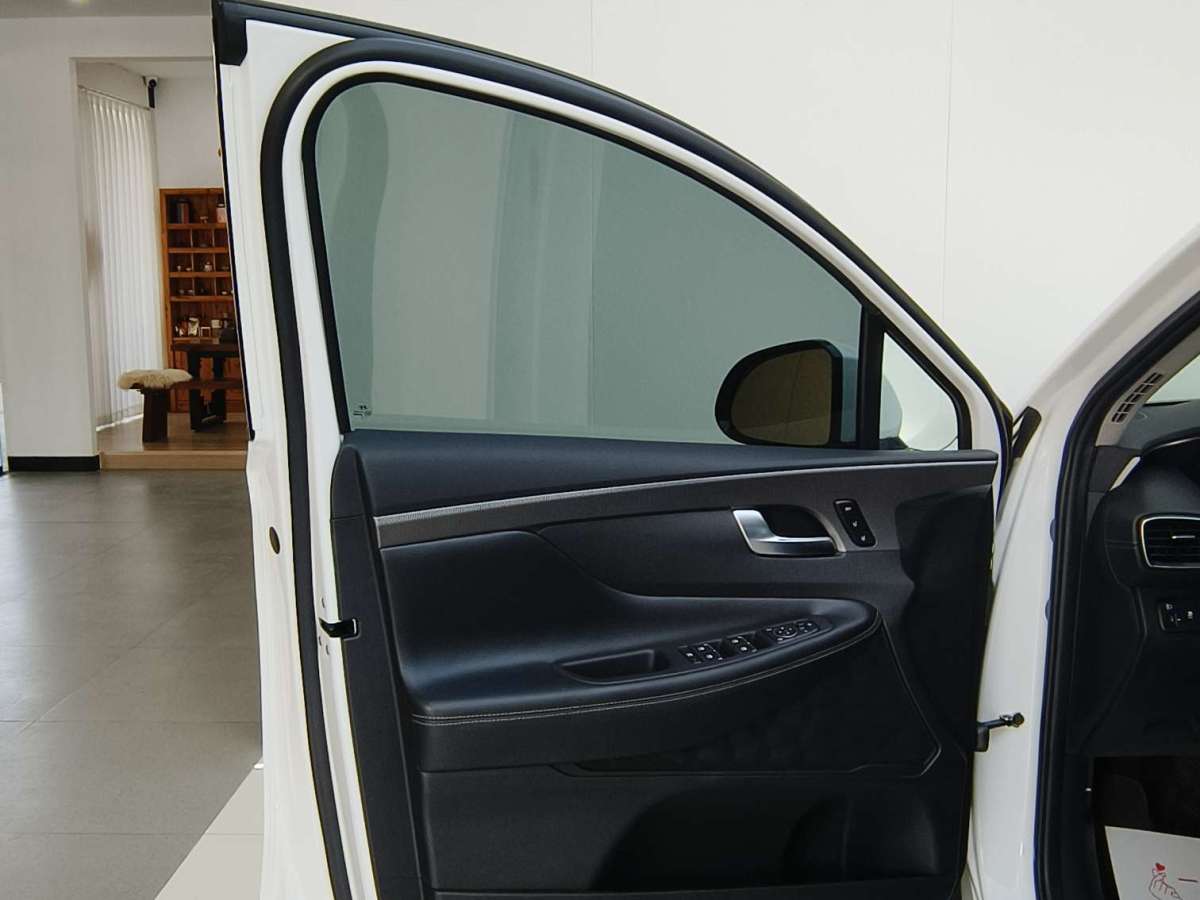 Hyundai Santa Fe 2021 car image #13