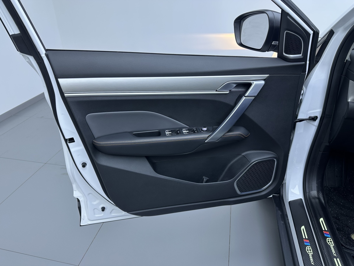 GEELY Coolray 2025 car image #13
