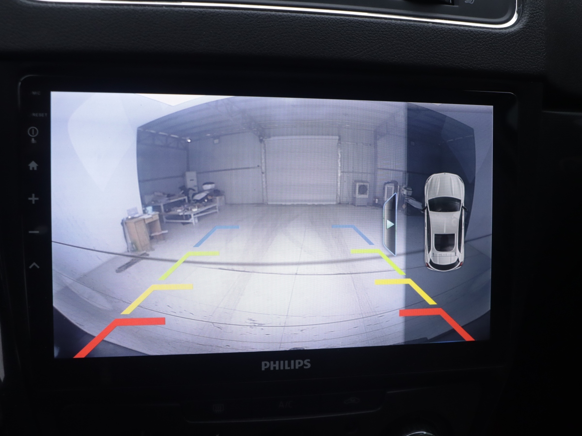 Skoda Yeti 2015 car image #13