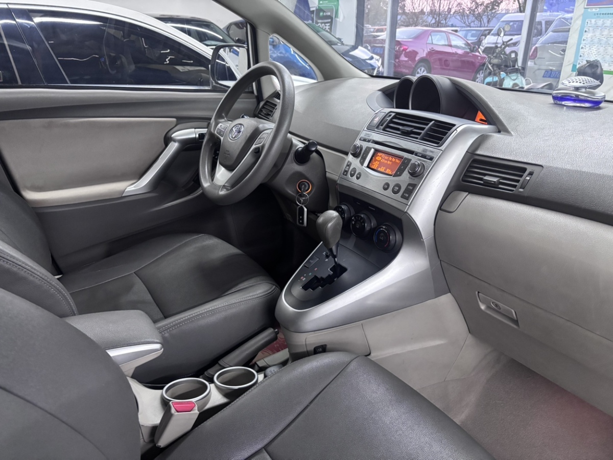 Toyota Verso 2016 immagine di auto #13