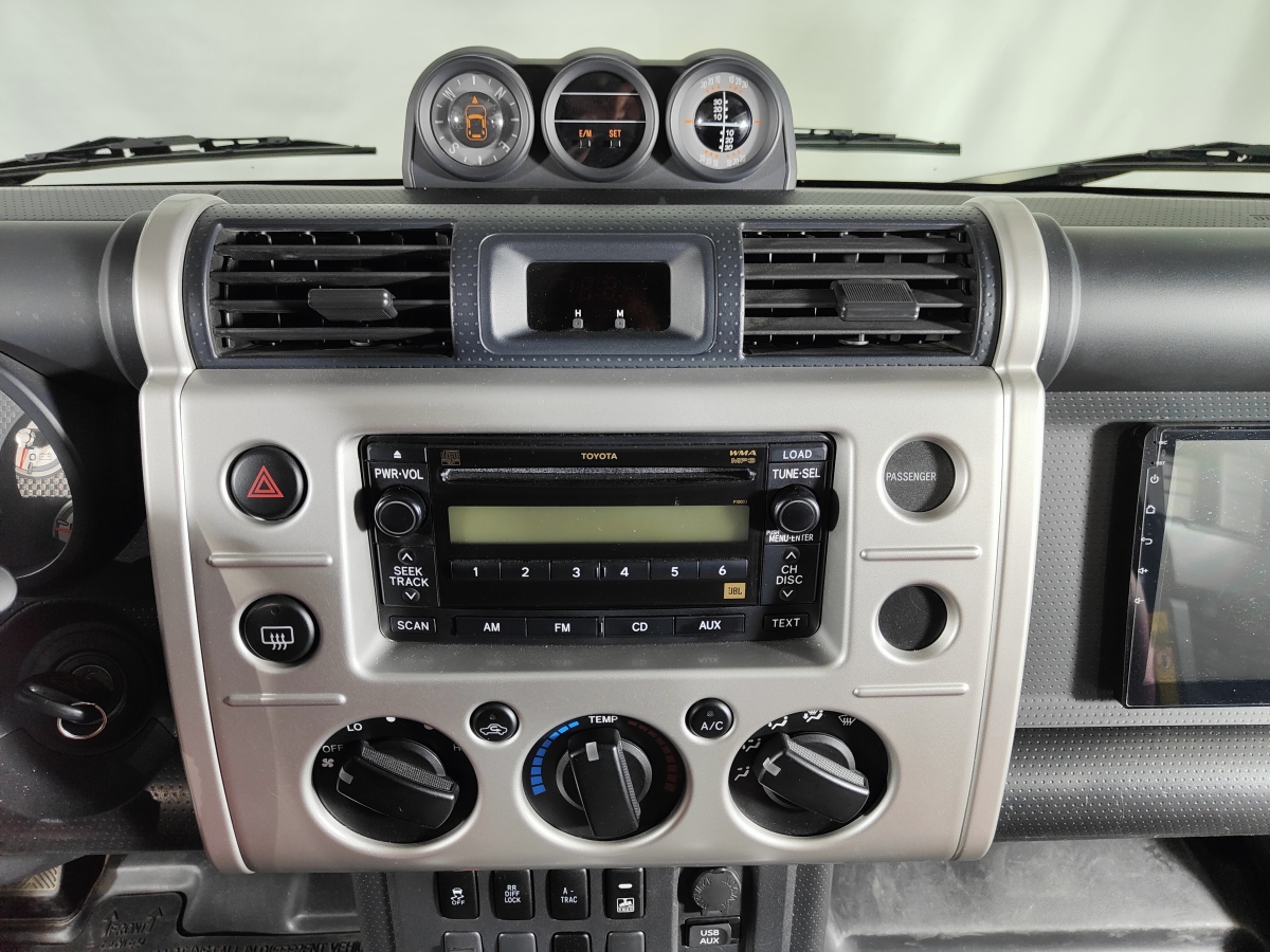 Toyota FJ Cruiser 2017 car image #13