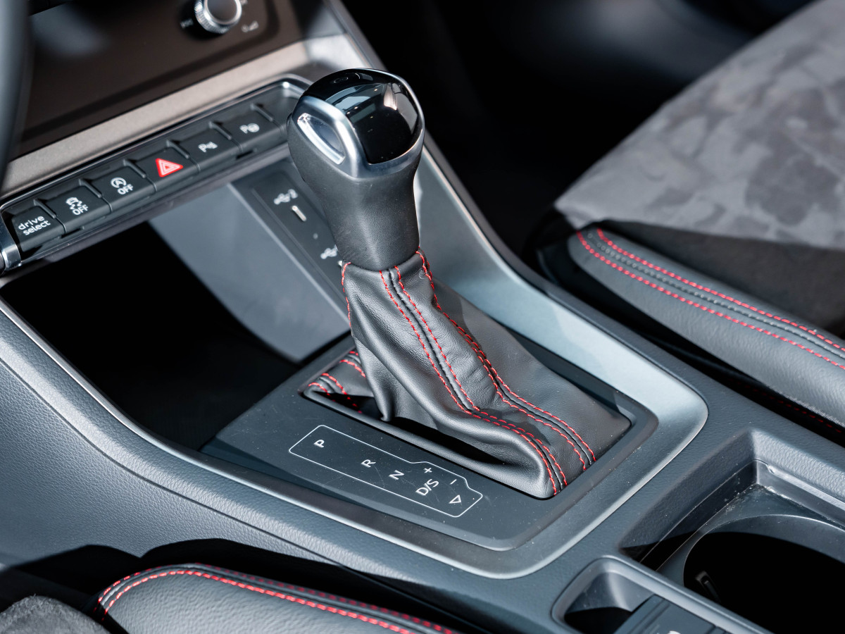 Audi Q3 2023 car image #13
