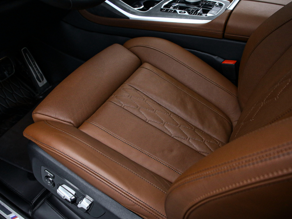 BMW X7 2023 immagine di auto #13