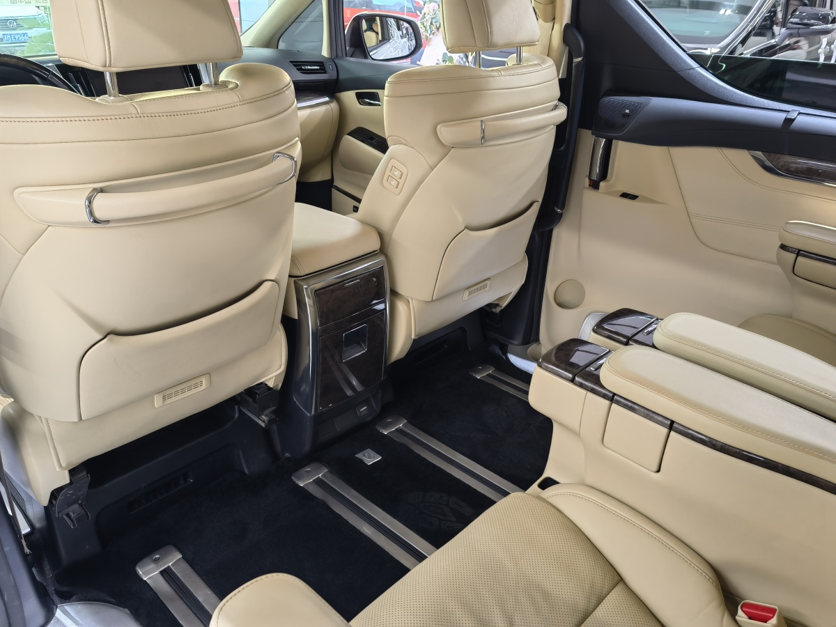 Toyota Vellfire 2021 car image #13