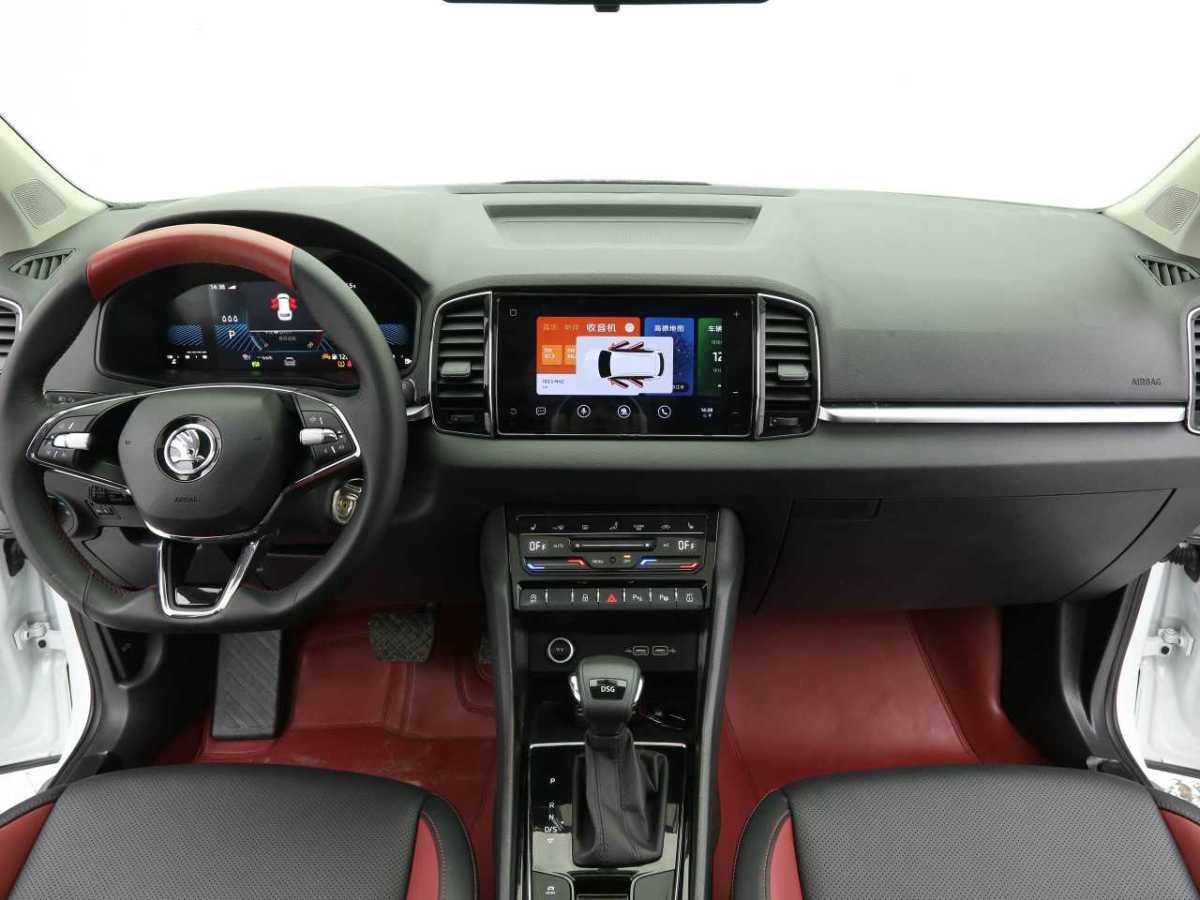 Skoda Karoq 2023 car image #13