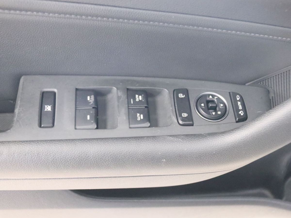 Hyundai Sonata 2015 immagine di auto #13