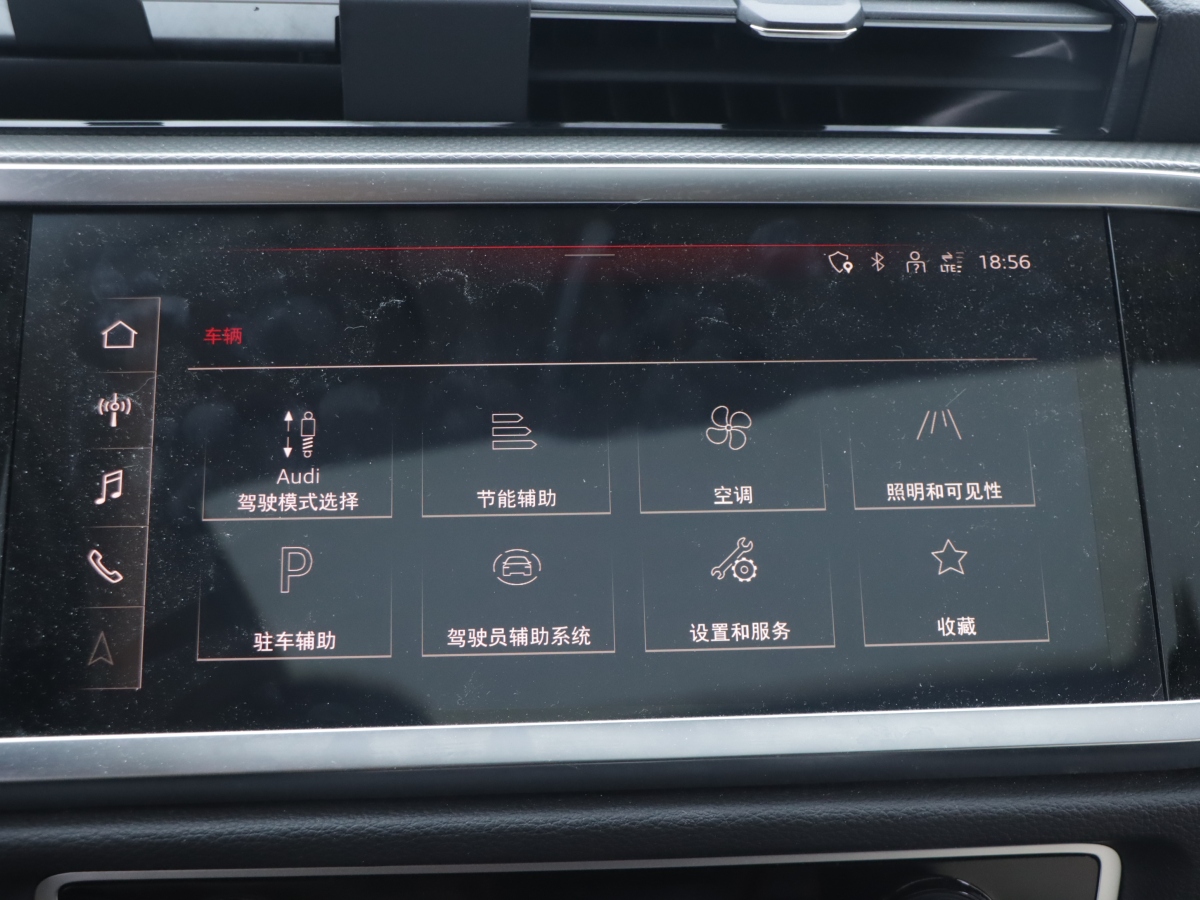 Audi Q3 2022 car image #13