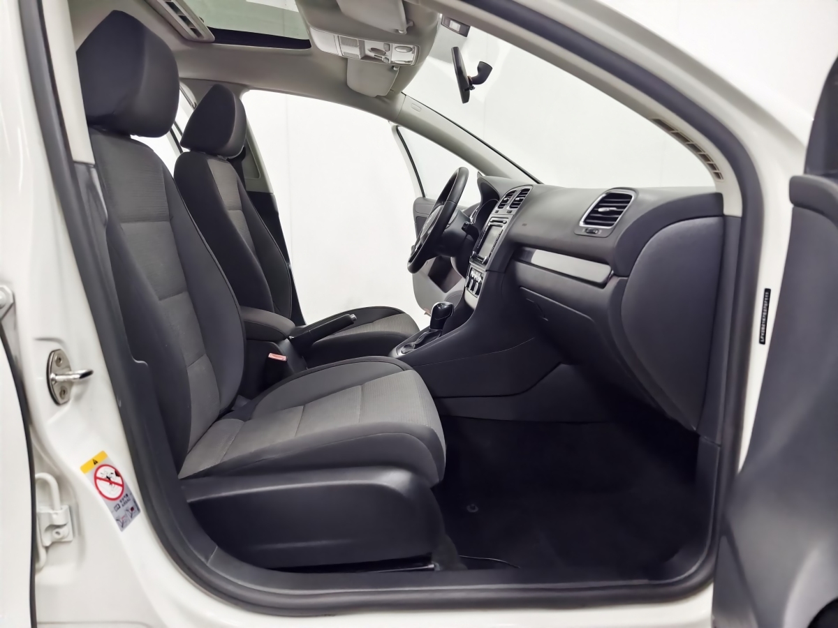 Volkswagen Golf 2014 car image #13