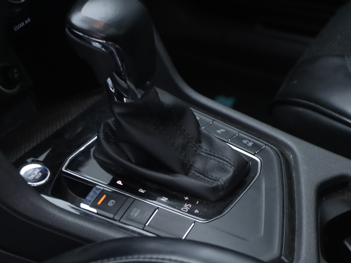 Volkswagen Tiguan X 2018 car image #13