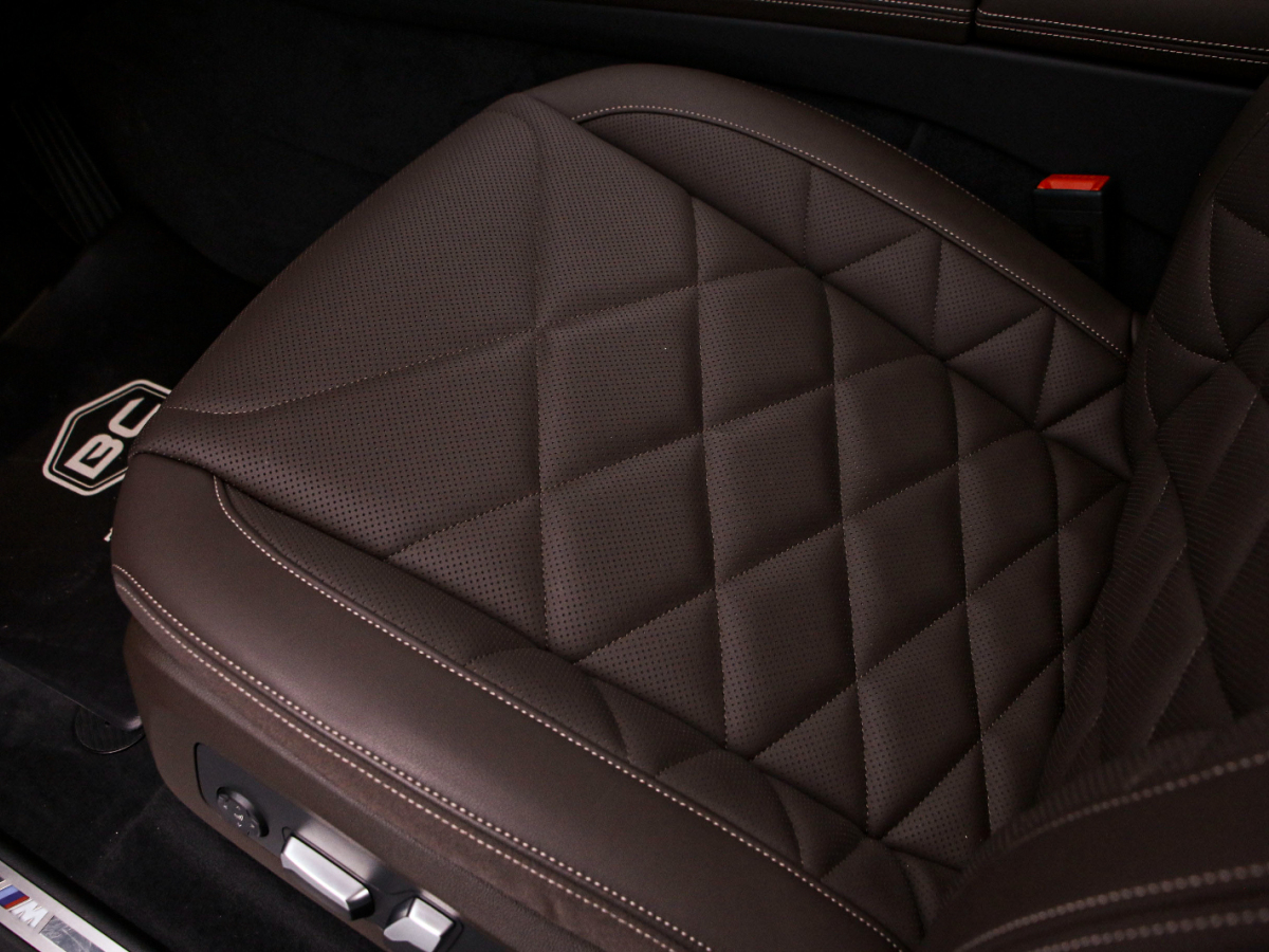 BMW X5 2025 immagine di auto #13