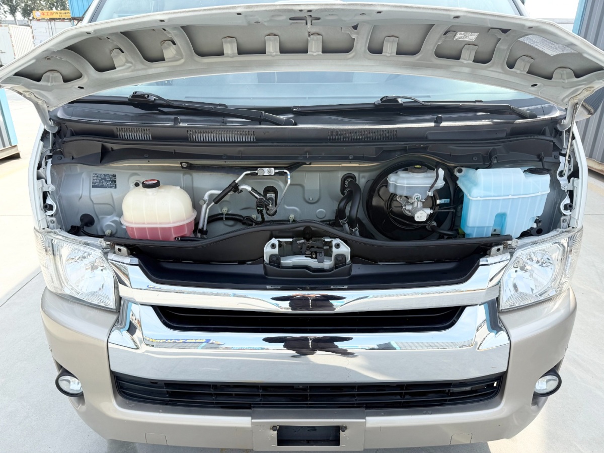 Toyota Hiace 2015 immagine di auto #13