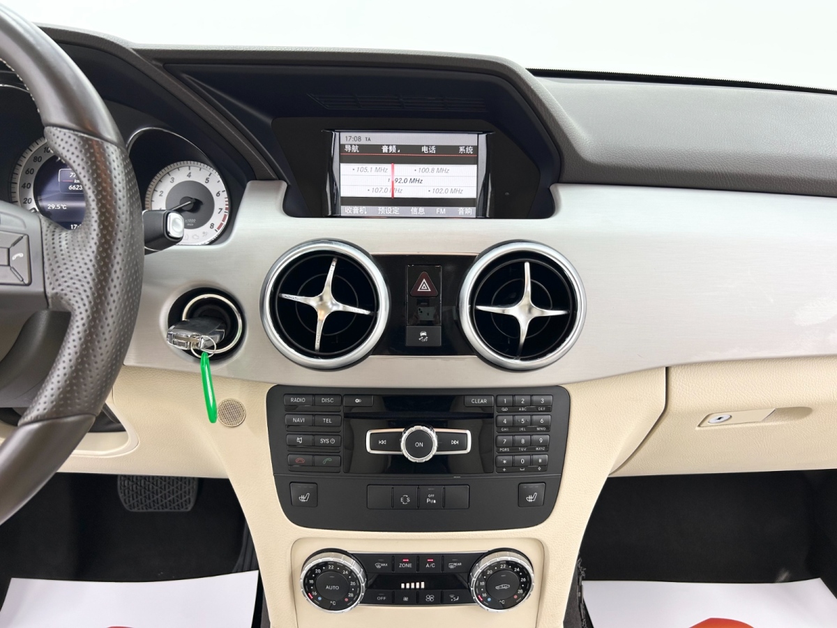 Mercedes-Benz GLK Class 2013 car image #13