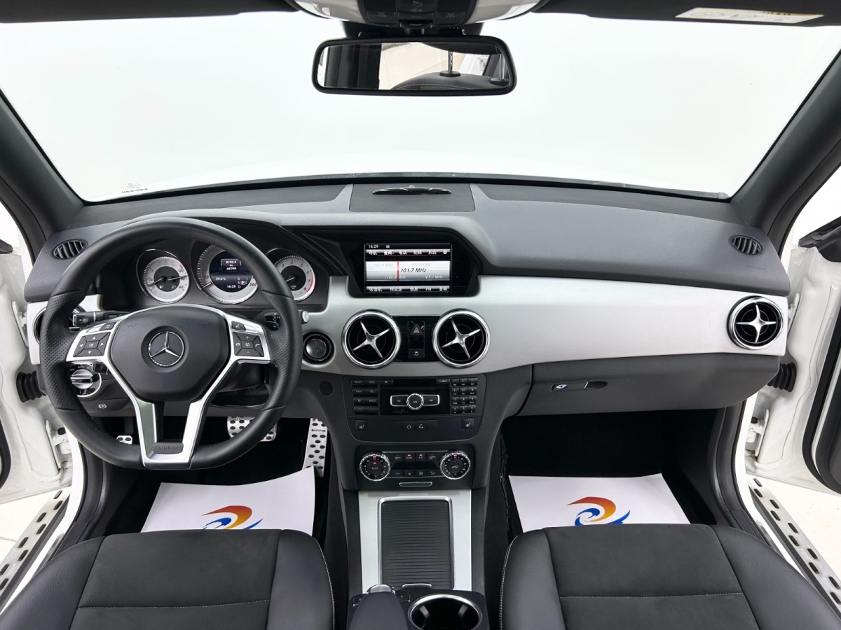 Mercedes-Benz GLK Class 2016 car image #13