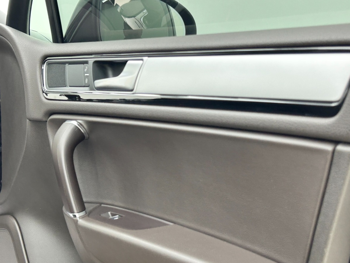 Volkswagen Touareg 2017 immagine di auto #13