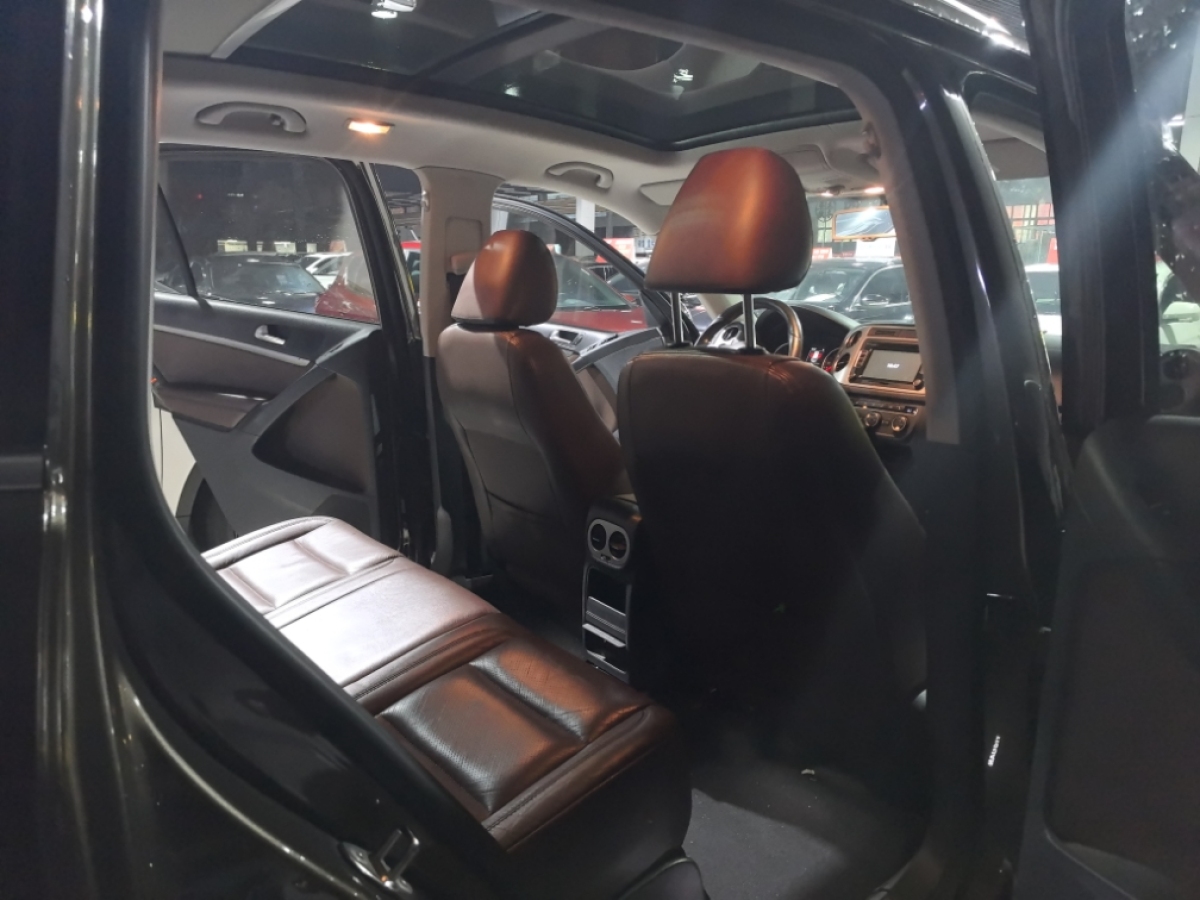 Volkswagen Tiguan 2014 car image #13