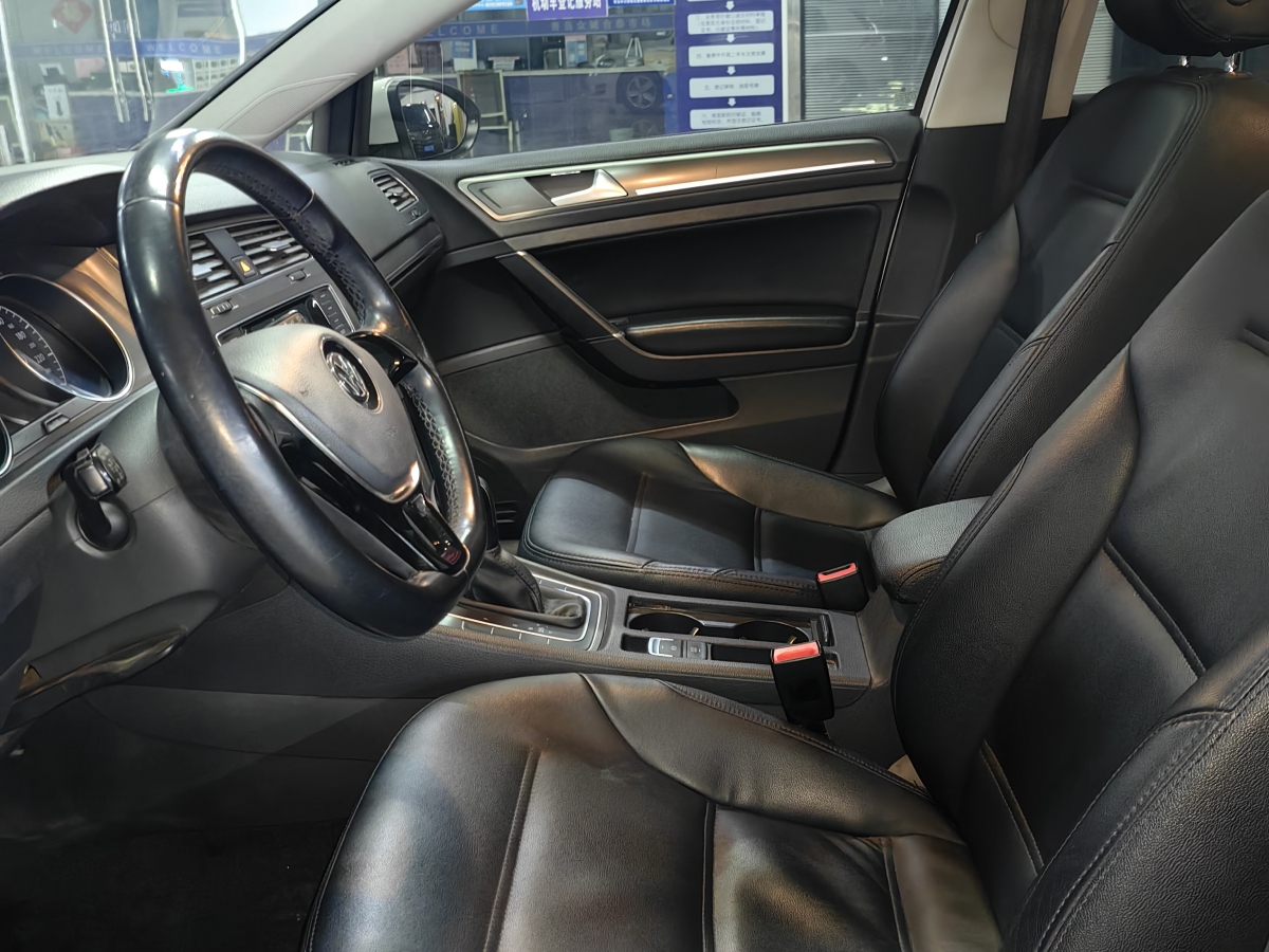 Volkswagen 2015 car image #13