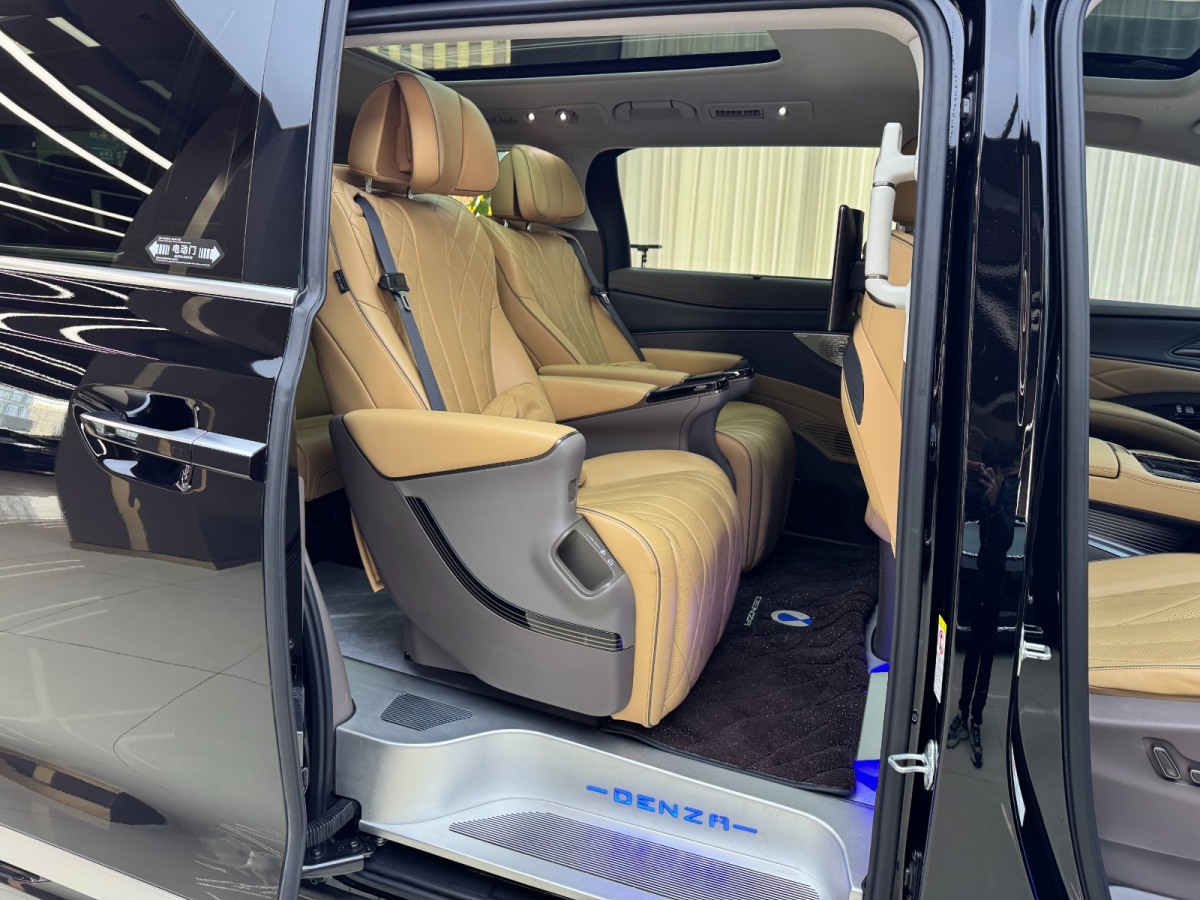 Denza D9 2023 image de voiture #13