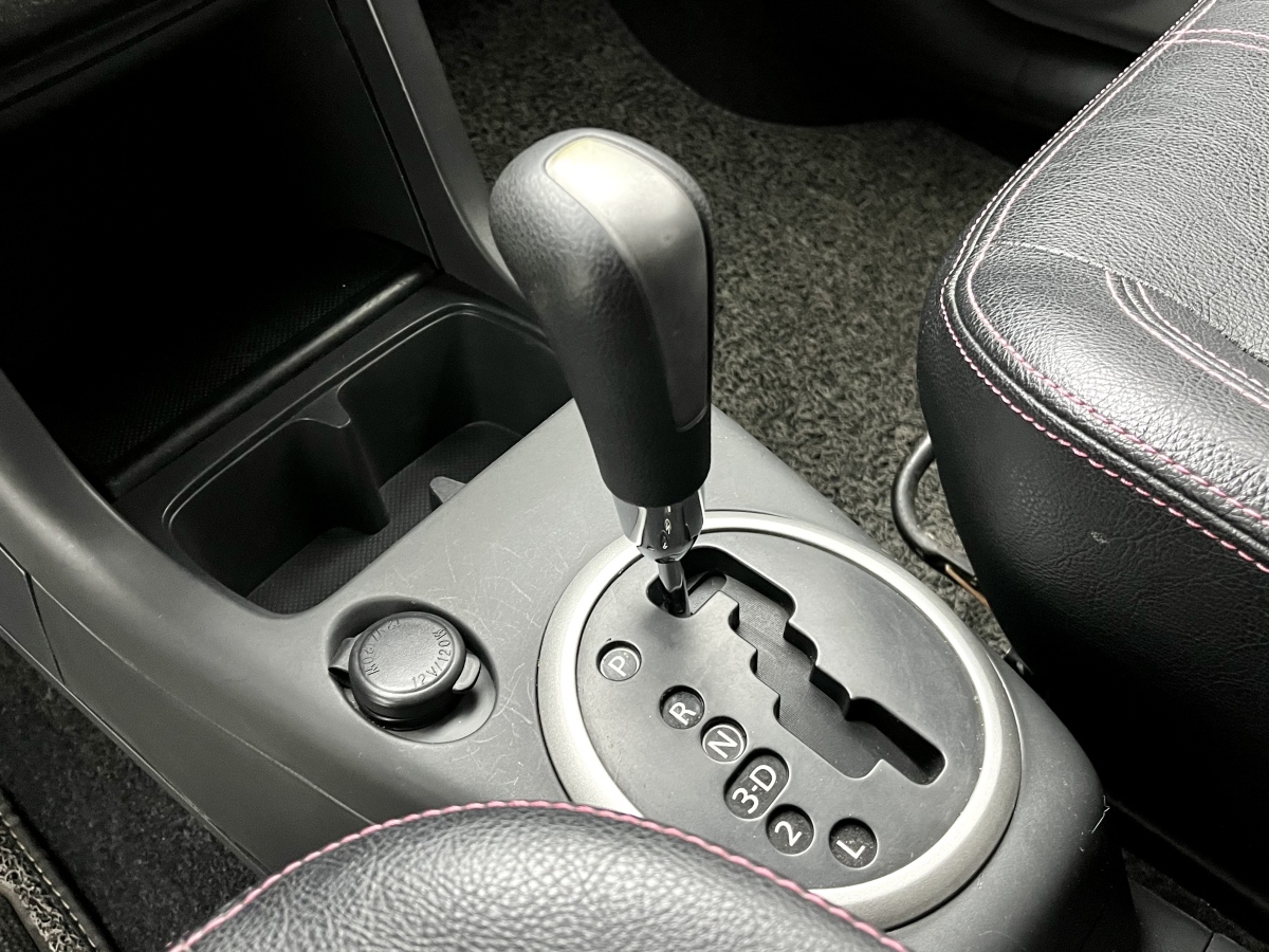 Suzuki Swift 2016 car image #13