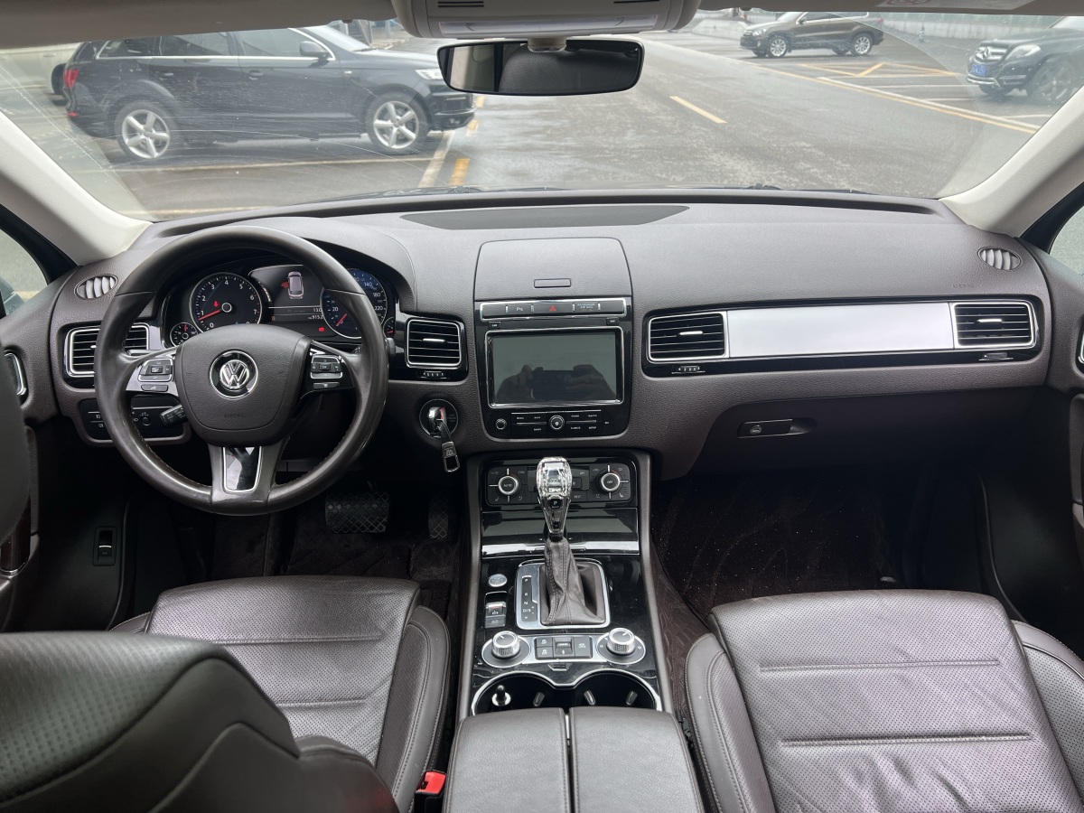 Volkswagen Touareg 2018 car image #13