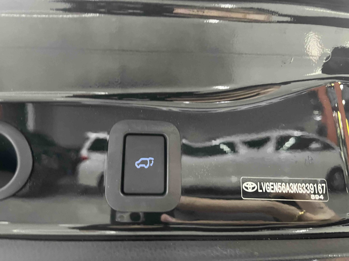 Toyota Highlander 2019 image de voiture #13