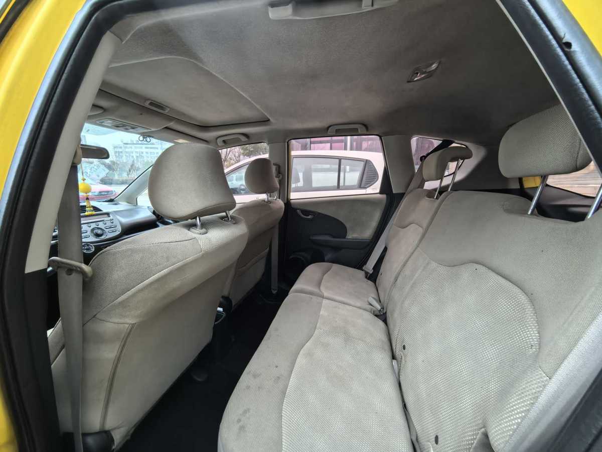 Honda Fit 2011 صورة سيارة #13