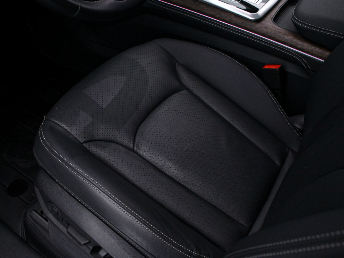 Audi Q7 2024 صورة سيارة #13