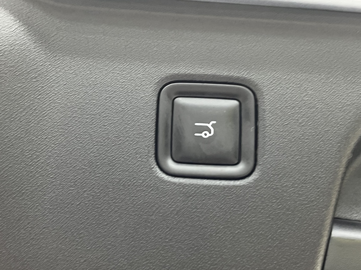 零跑汽车 零跑C16 2025 汽车图片 #13